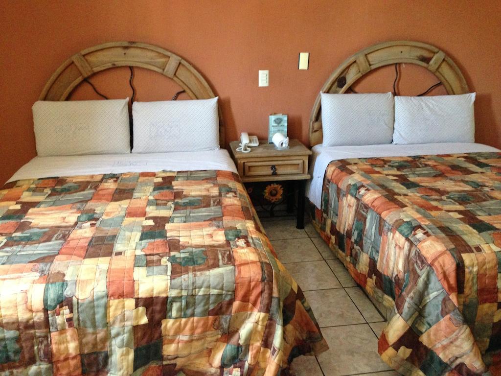 Hotel La Paz Guadalajara Rum bild